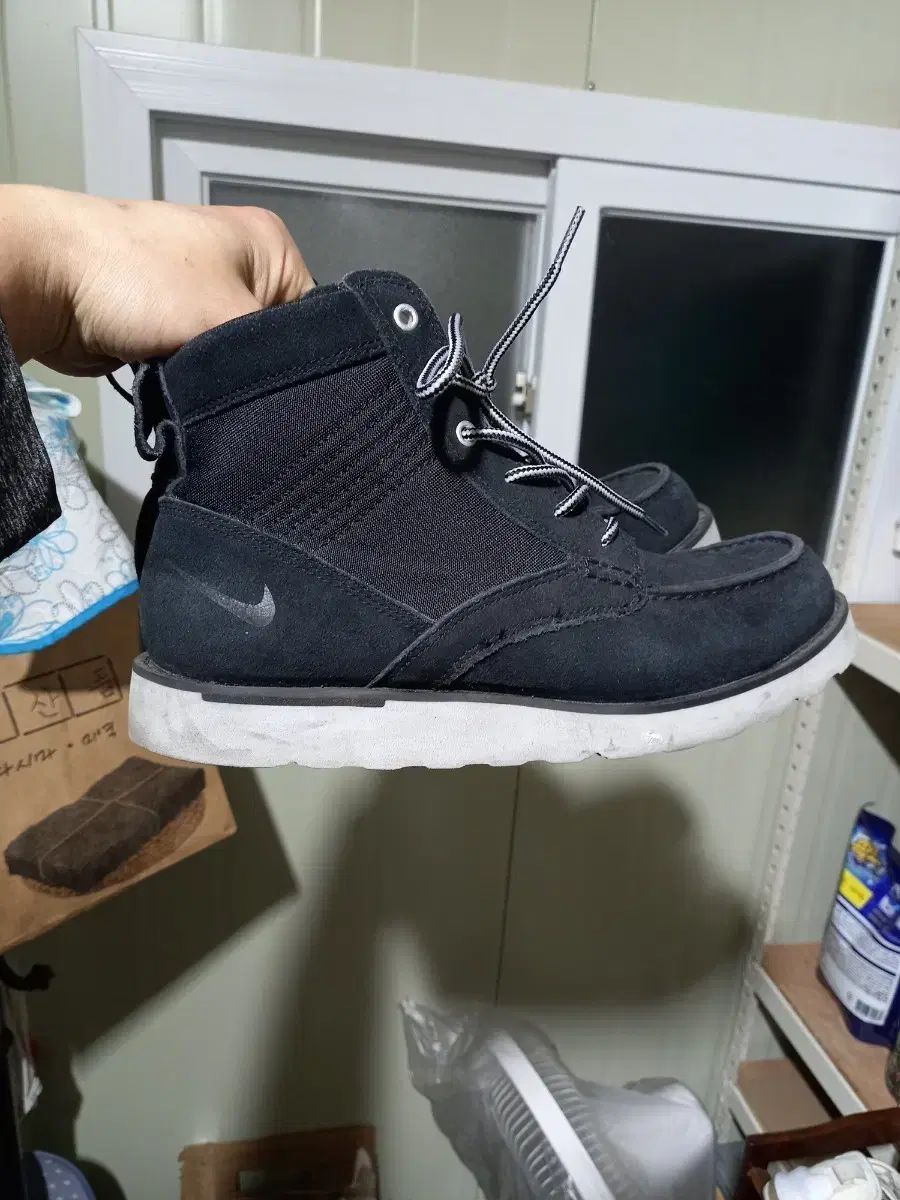 ナイキ ACG キングマン ウォーカー 275