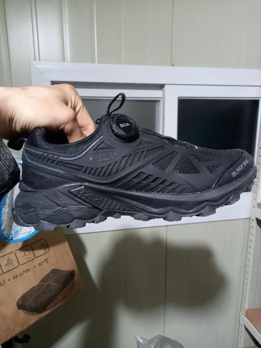 BLACK YAK ブラックヤク GORE-TEX ゴアテックス 등산화 (登山靴) ブラック (黒) BOA 255