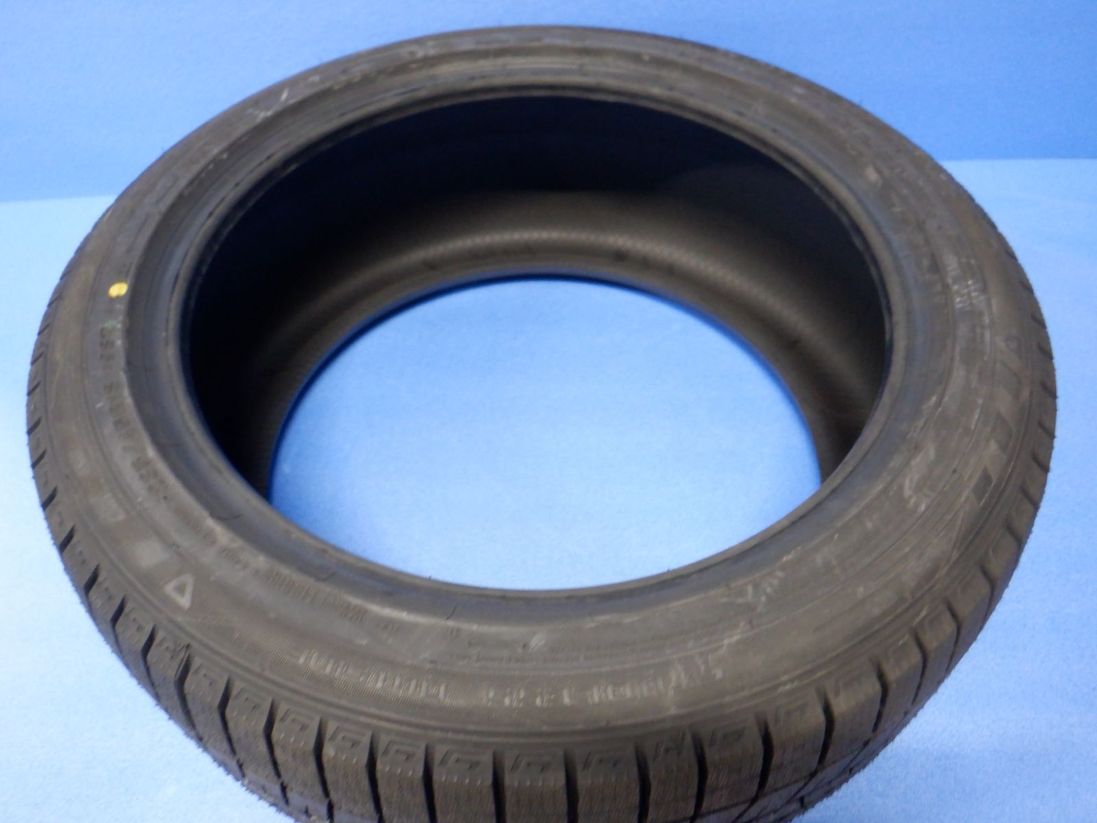未使用品　235/45R18　ダンロップ　ウィンターマックスWM03　2022年製　１本　スペア・補修用などに 14,850円