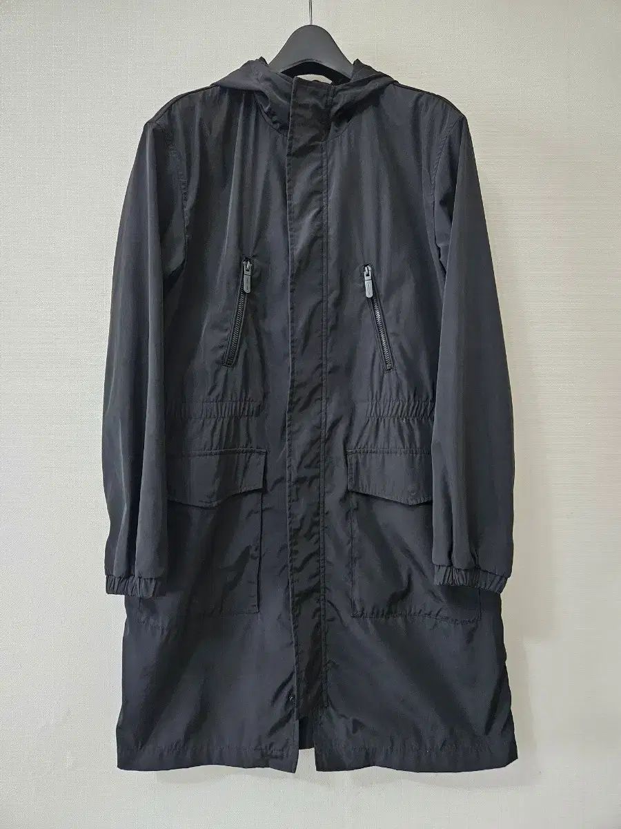 エンポリオアルマーニ正規品 季節の変わり目用 マウンテンパーカー