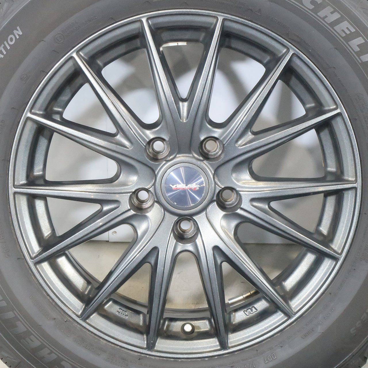 ヤリスクロス カムリ エスティマ 等に 4本 社外 16インチ 6.5J +40 5H 