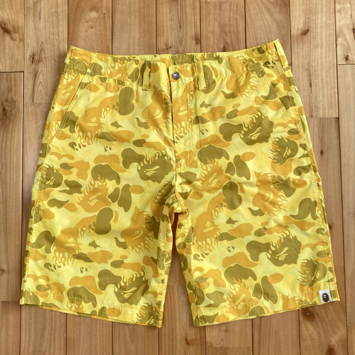 ★激レア★ Fire Camo ナイロン ハーフパンツ Lサイズ a bathing ape BAPE CAMO shorts ショーツ エイプ ベイプ 迷彩 FLAME NIGO d8882