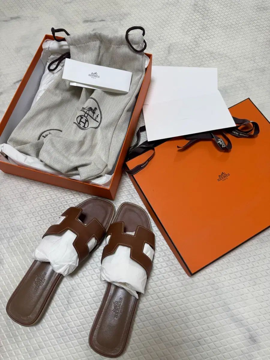 エルメス オラン スリッパ 出品 (状態 傷なし 良し)