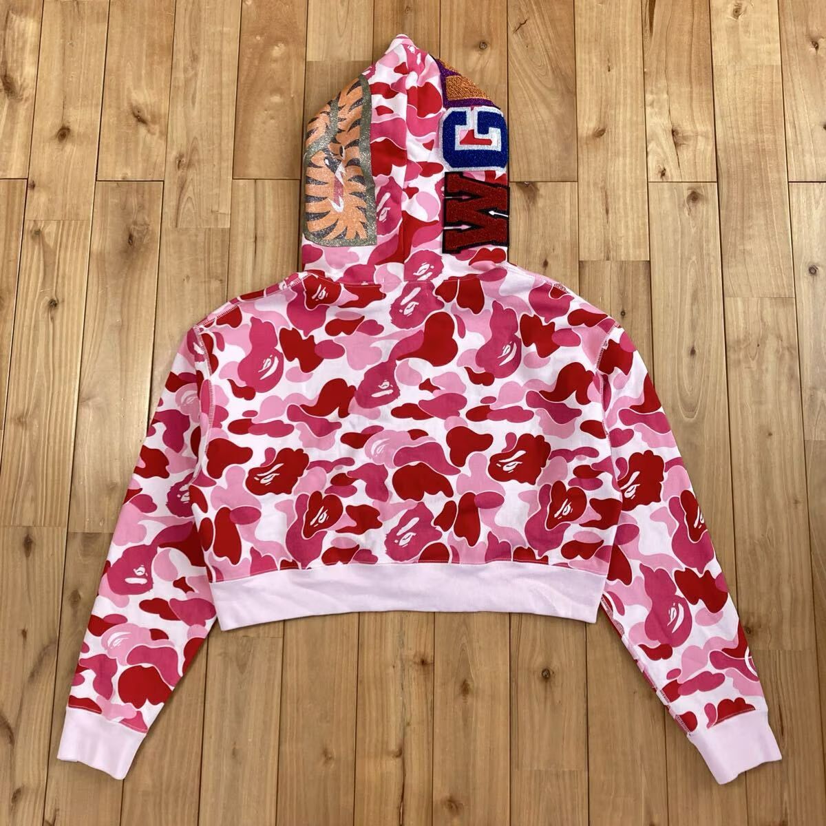 CRYSTAL STONE ABC CAMO PINK シャーク パーカー レディース Sサイズ