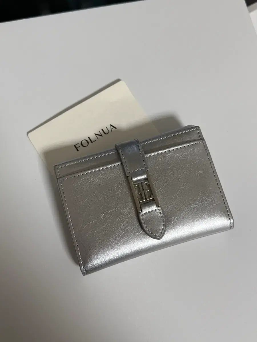 (新品) FOLNUA ポールニューア カードウォレット シルバー
