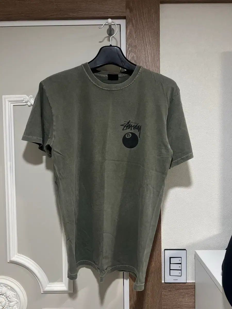 STUSSY 8ボール Tシャツ