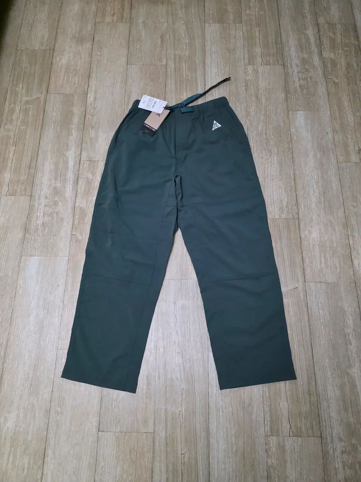 NIKE ACG UV パンツ