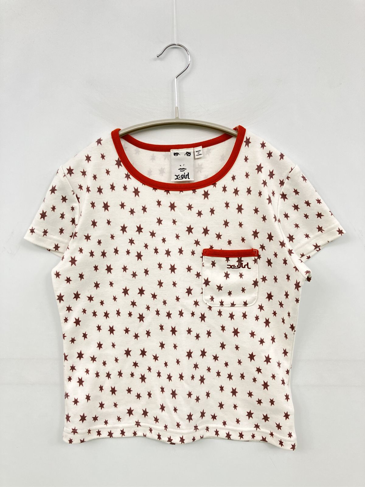 X-GIRL エックスガール Tシャツ/カットソー S ホワイト ワンポイント ブランドロゴ その他総柄 ショート丈 半袖 クルーネック(丸首)