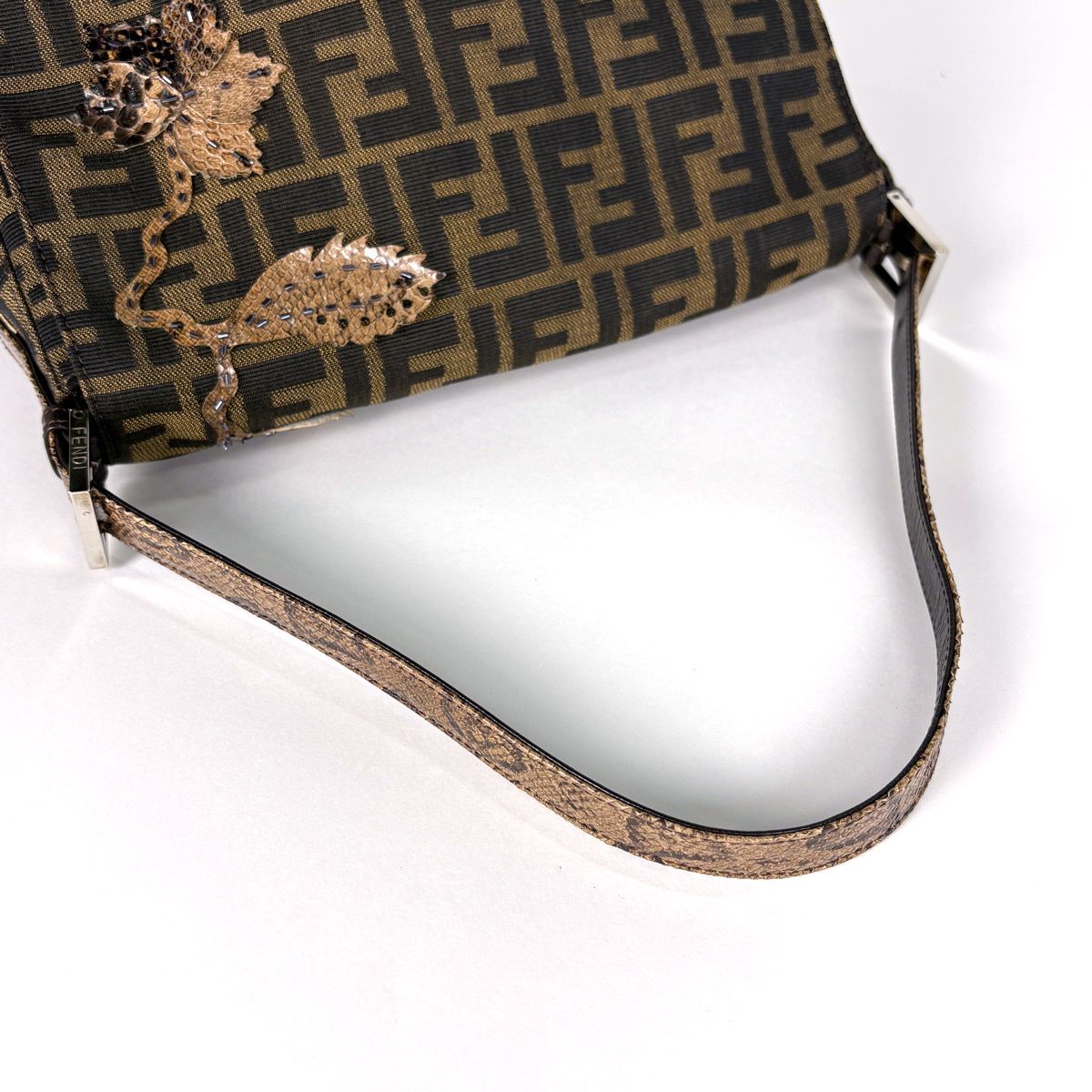 フェンディ FENDI ズッカ柄 ショルダーバッグ マンマバゲット
