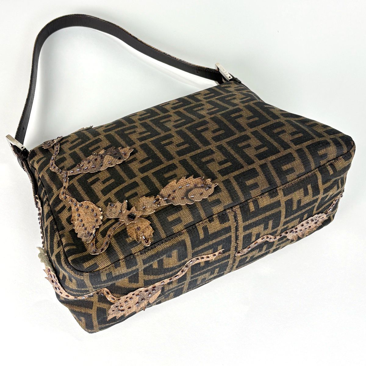 フェンディ マンマバケット ズッカ ショルダーバッグ キャンバス 26325 ブラウン レディース FENDI  中古 楽天市場】フェンディ マンマバケット ズッカ ショルダーバッグ