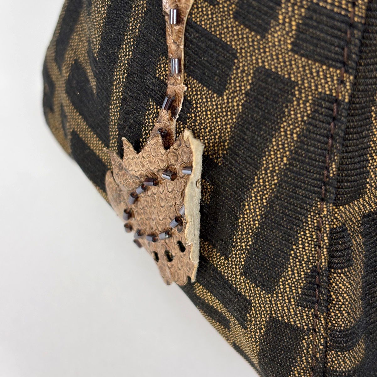 フェンディ ズッカ柄 マンマバケット レディース 【中古】 FENDI（フェンディ） ズッカ マンマバケット ショルダーバッグ