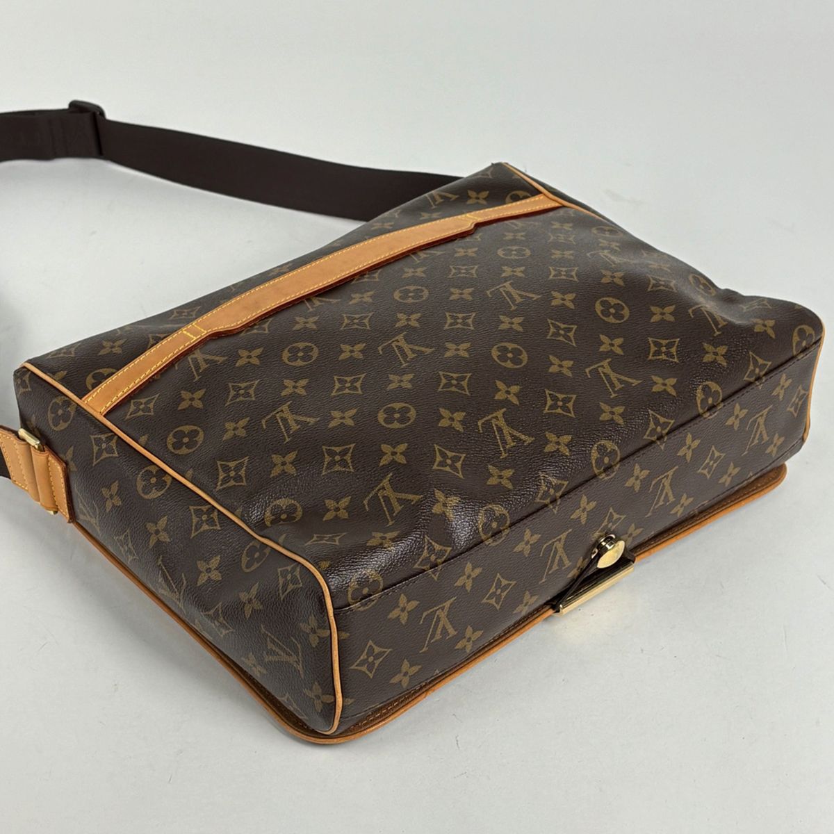 【LOUIS VUITTON】メッセンジャーバッグ　アベス　モノグラム アルファ・メッセンジャー モノグラム・エクリプス｜ルイ・ヴィトン