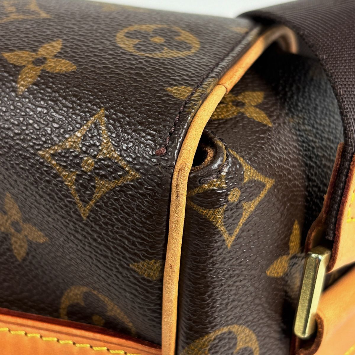 ルイ・ヴィトン Louis Vuitton アベス メッセンジャーバッグ