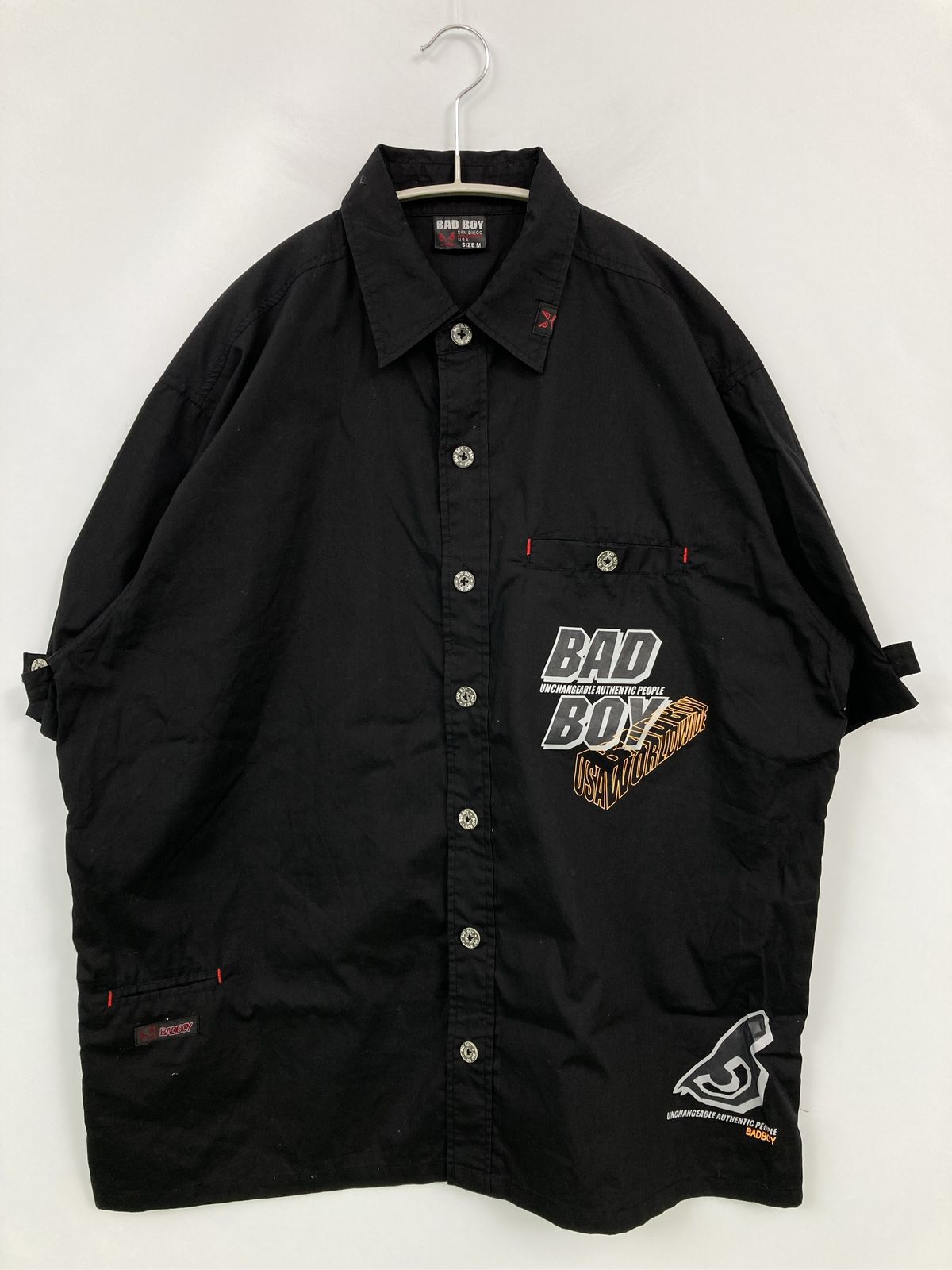 BAD BOY バッドボーイ シャツ/ブラウス M ブラック コットン 前面プリント バックプリント ブランドロゴ 刺繍 ミドル丈 半袖 レギュラーカラー 4,937円