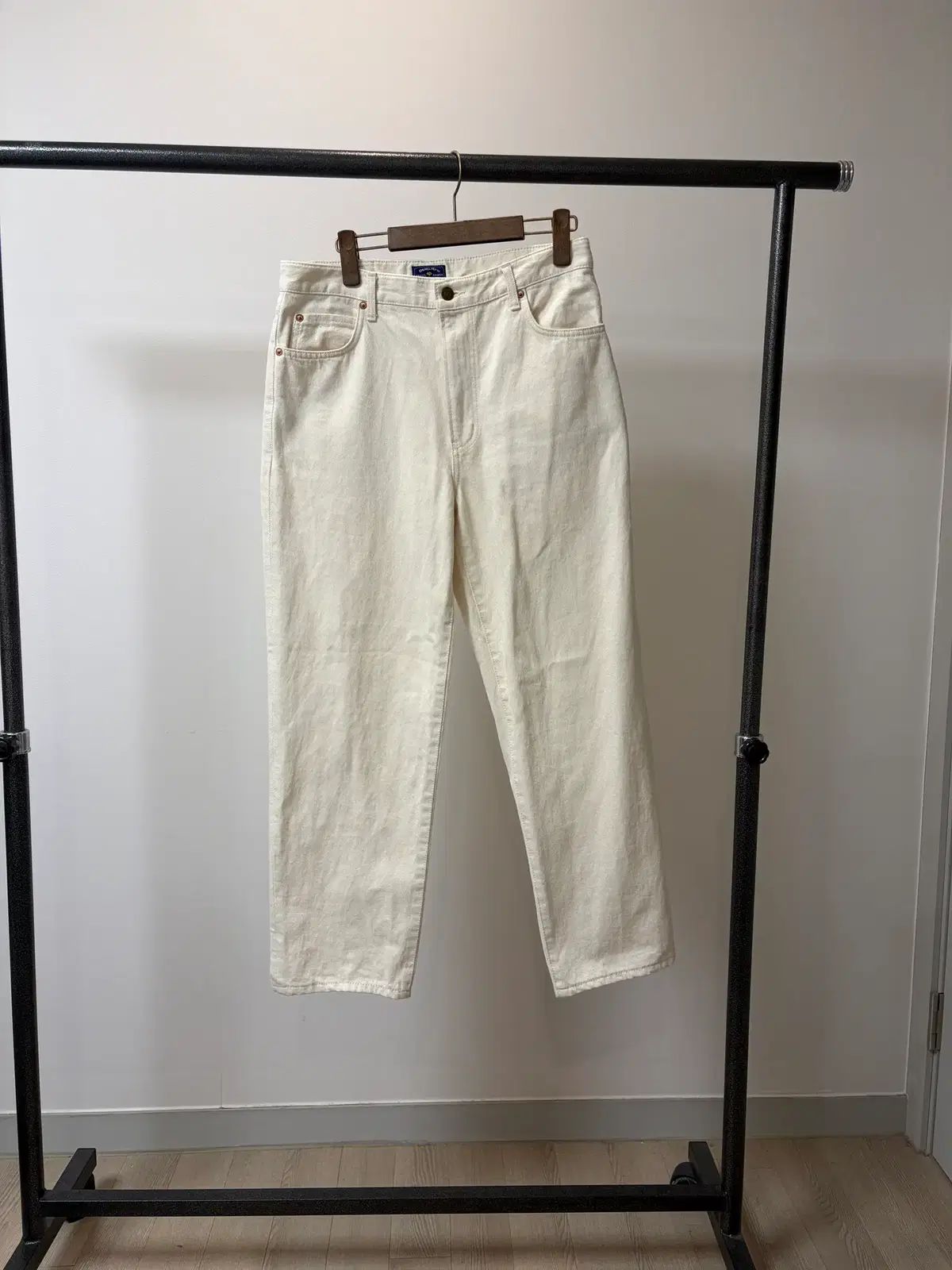 (32) デミル LOT 026 ハリウッド スリム クリーム デニムパンツ