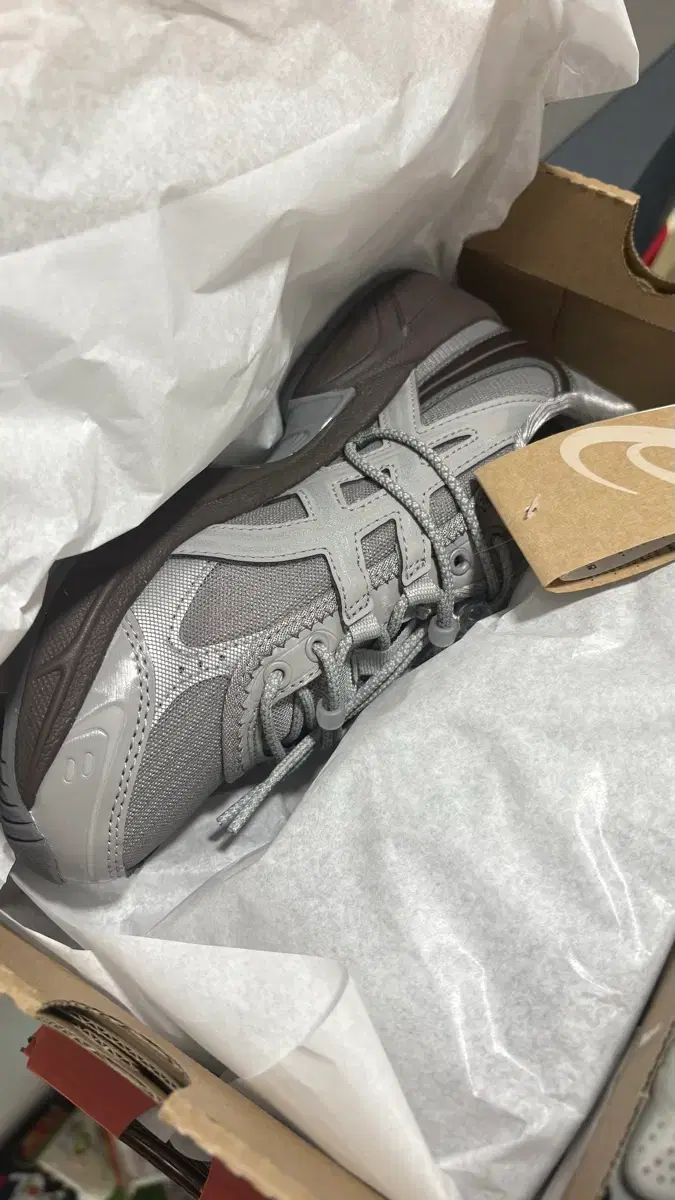 アシックス アトモス ピンク グレー シルバー 235 45,703円