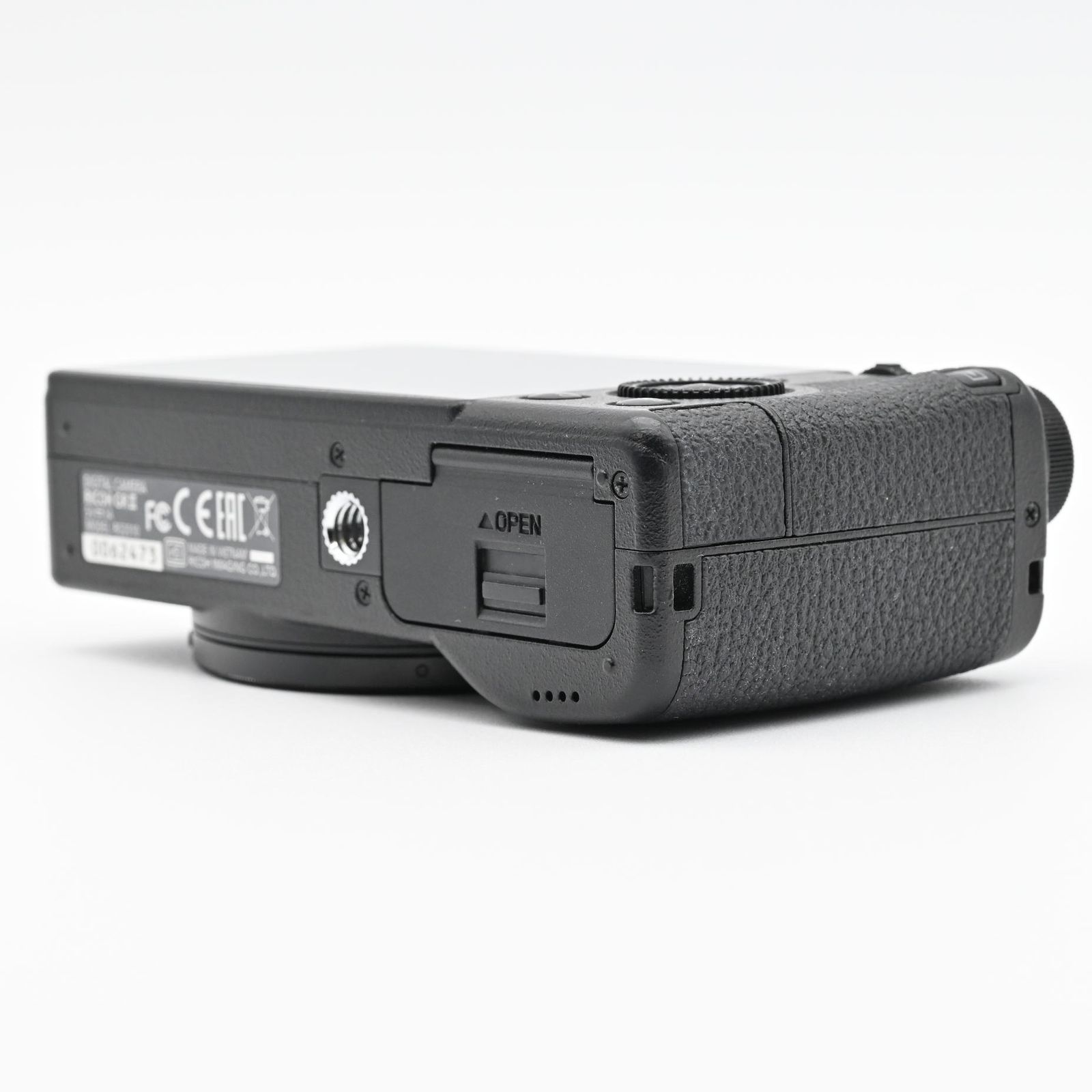 RICOH GR Ⅲ   ショット数 4447回 　別売り充電器BJ-11付 RICOH GR Ⅲ ショット数 4447回 別売り充電器BJ-11付 - メルカリ