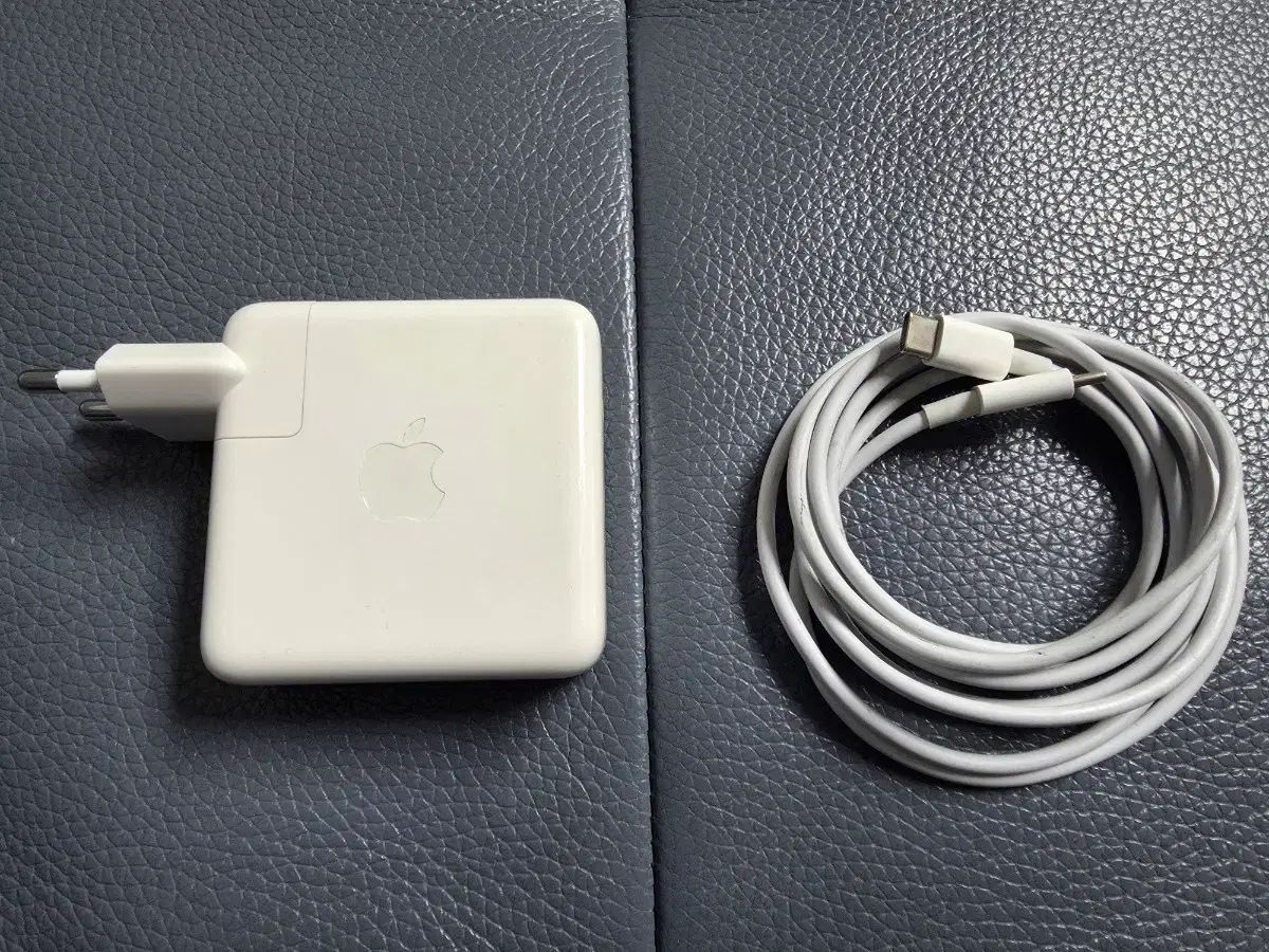 マックブックプロ 13 インチ 充電器 61w ＋ C タイプ ケーブル