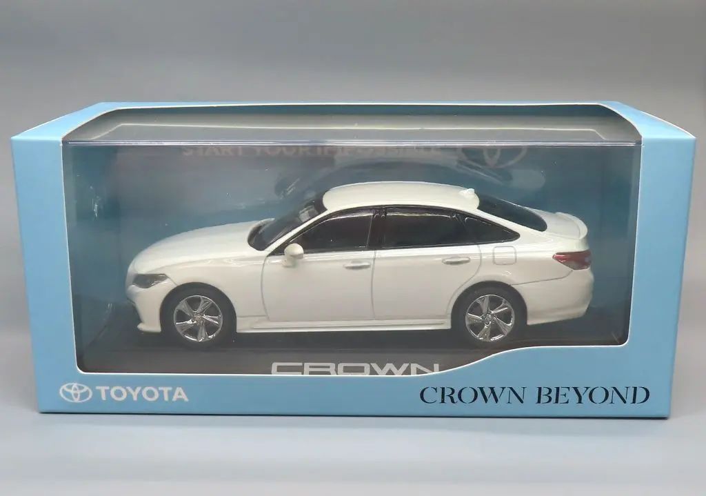 【非売品】トヨタ クラウン RS アドバンス ホワイトパール　1/30スケール 中古】ミニカー 1/30 トヨタ クラウン RSアドバンス(ホワイトパール