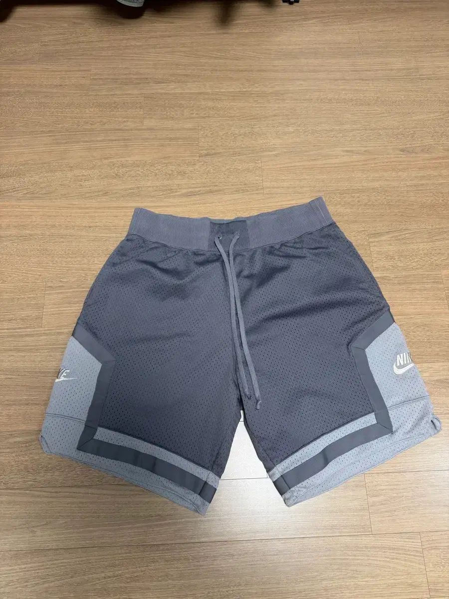 XL NIKE スポーツウェア AF1 ショーツ 4,565円