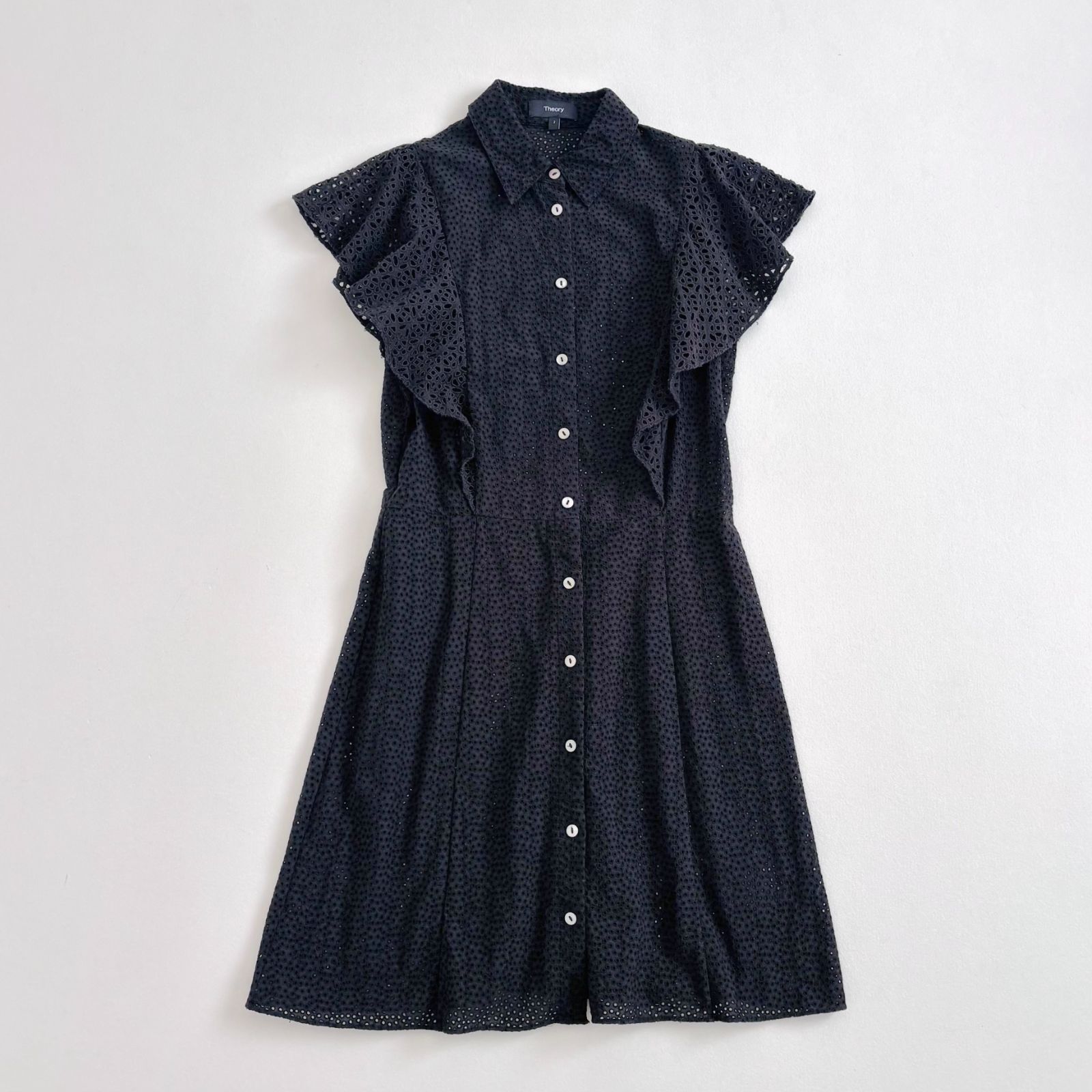 Theory セオリー コットンアイレット ラッフルシャツドレス ブラウス　ロングシャツ　サイズ2 ブラック 黒 綿100%　レース フリル カットワーク　Aライン フレア シャツワンピース チュニック 春夏 透け感 レディース 美品 古着 [D366]