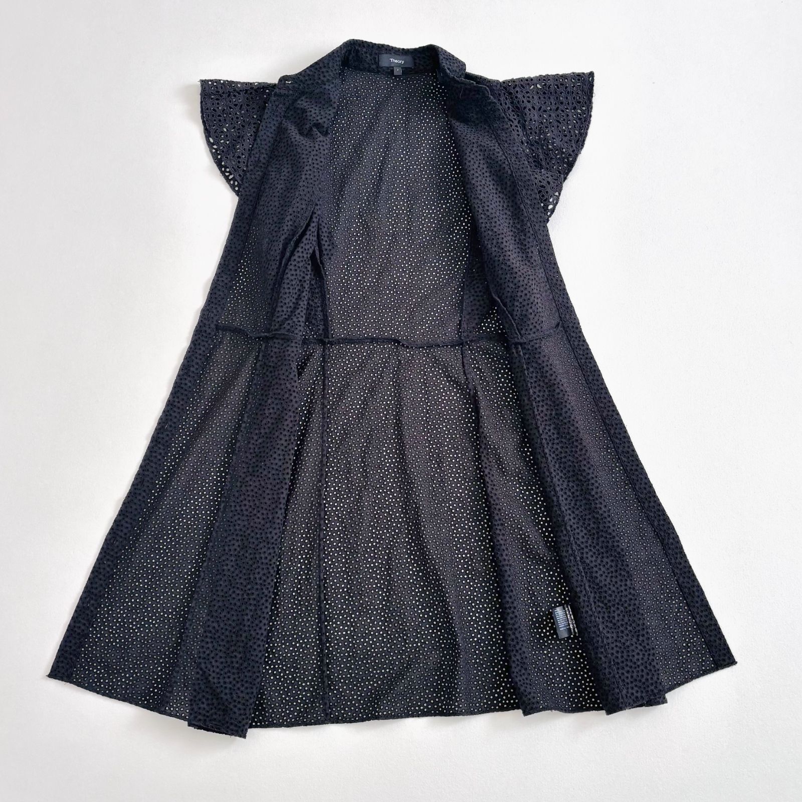 Theory セオリー コットンアイレット ラッフルシャツドレス ブラウス　ロングシャツ　サイズ2 ブラック 黒 綿100%　レース フリル カットワーク　Aライン フレア シャツワンピース チュニック 春夏 透け感 レディース 美品 古着 [D366]