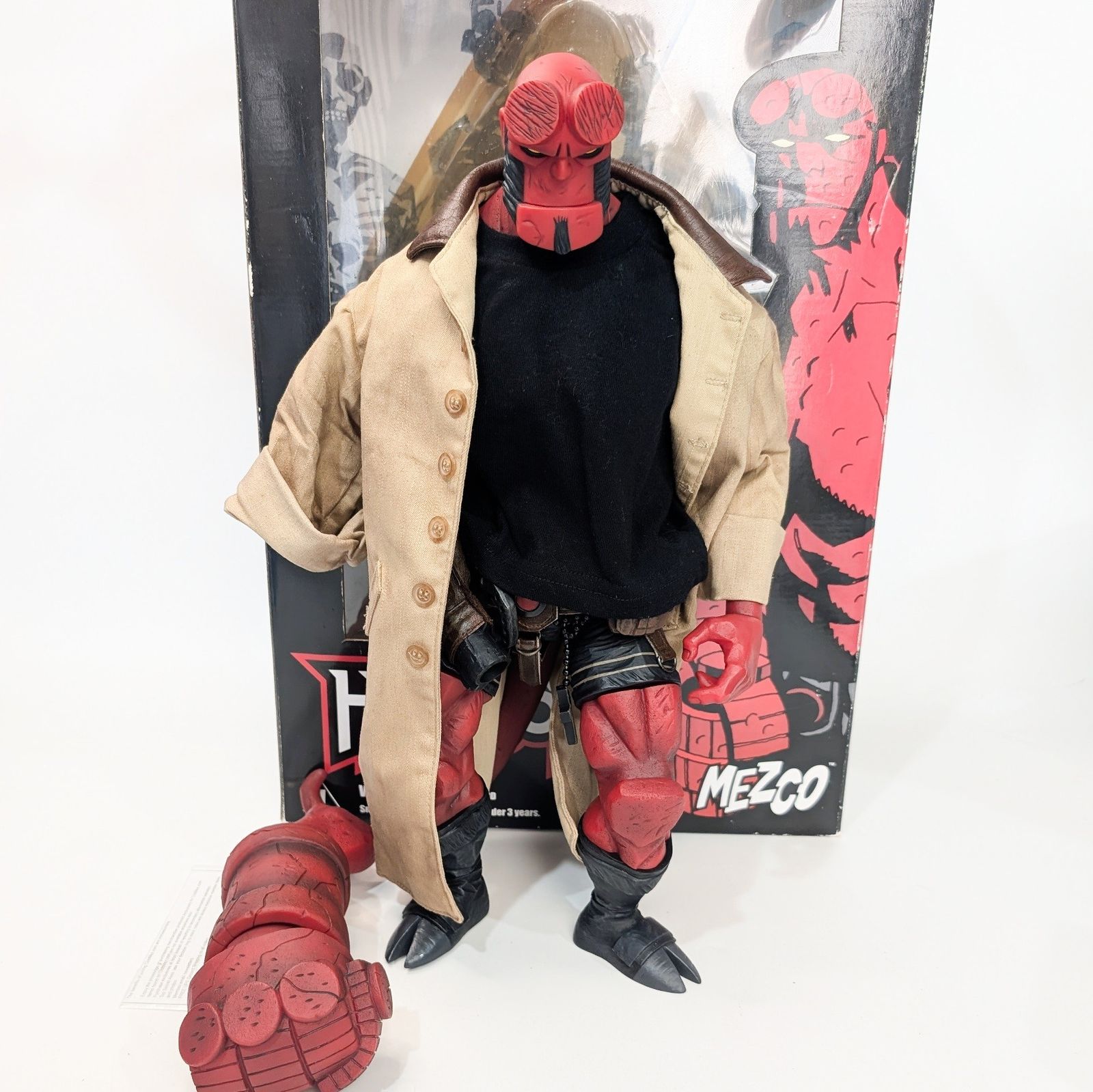 希少 メズコ MEZCO ヘルボーイ フィギュアHELLBOY フィギュア グッズ
