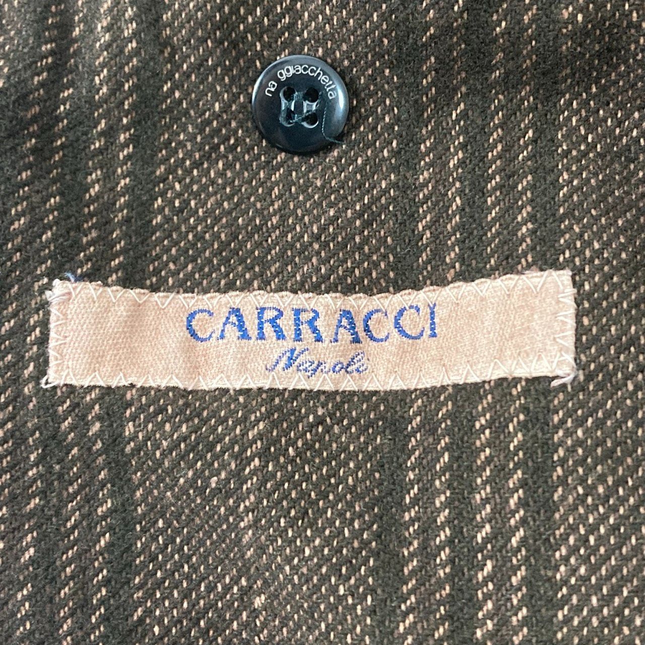 美品 タグ付き CARRACCI イタリア製 伊勢丹 タグ付き 2B 微ストレッチ テーラードジャケット 48 ブラウンストライプ メンズ 正規品 26-HD038