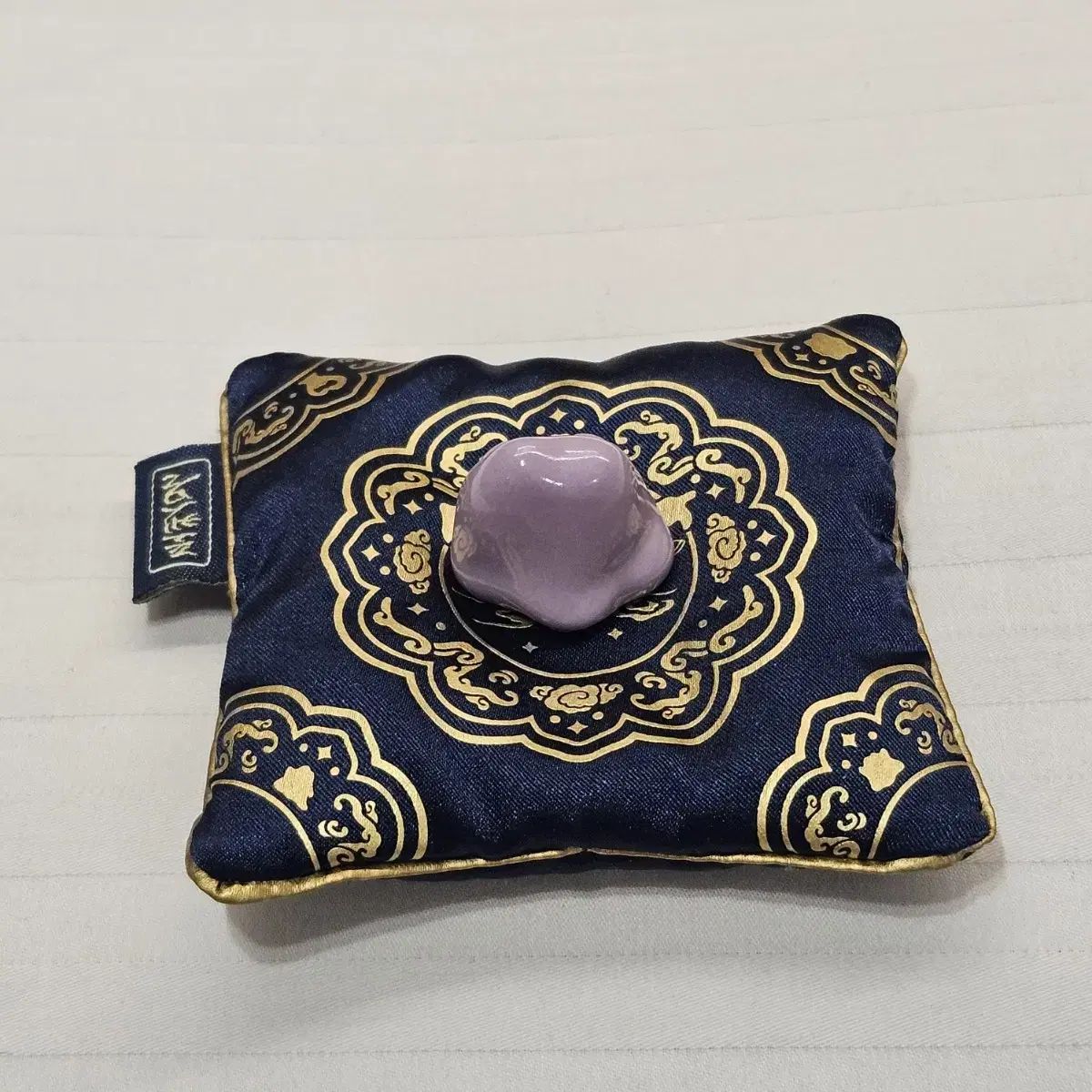 爆買い，低価 ポケットモンスター メタモン 陶器 フィギュア（ミニ）+