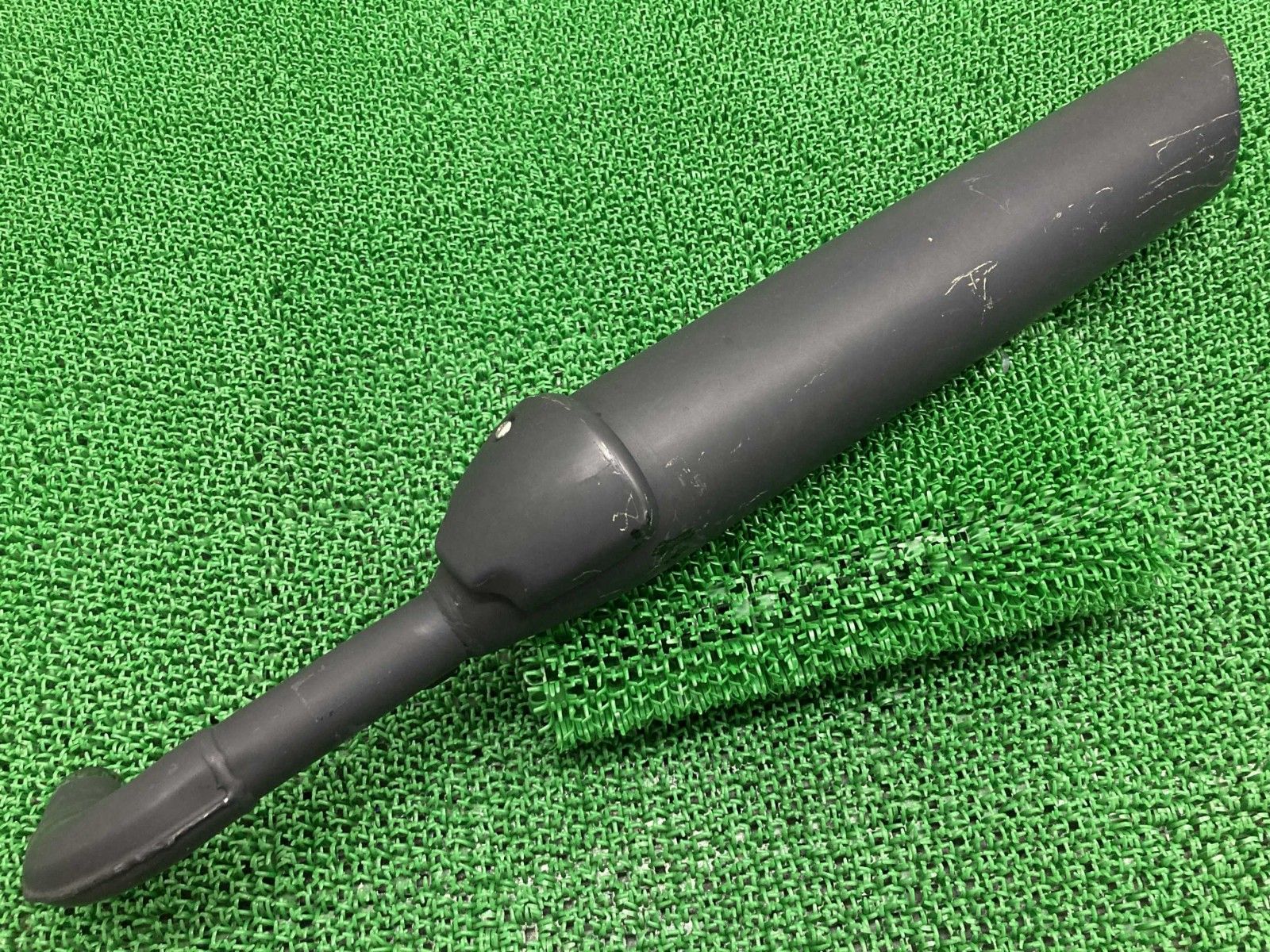 ボンネビルボバー サイレンサーマフラー 左 2203337 トライアンフ(TRIUMPH) 純正 中古 iT 9,825円