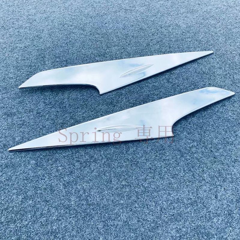 21年型ヤリスクロス専用フロントヘッドライト眉カバー 2点セット ABSメッキ装飾パーツ！簡単貼付け式でスタイリッシュなデザイン！ZX09 F