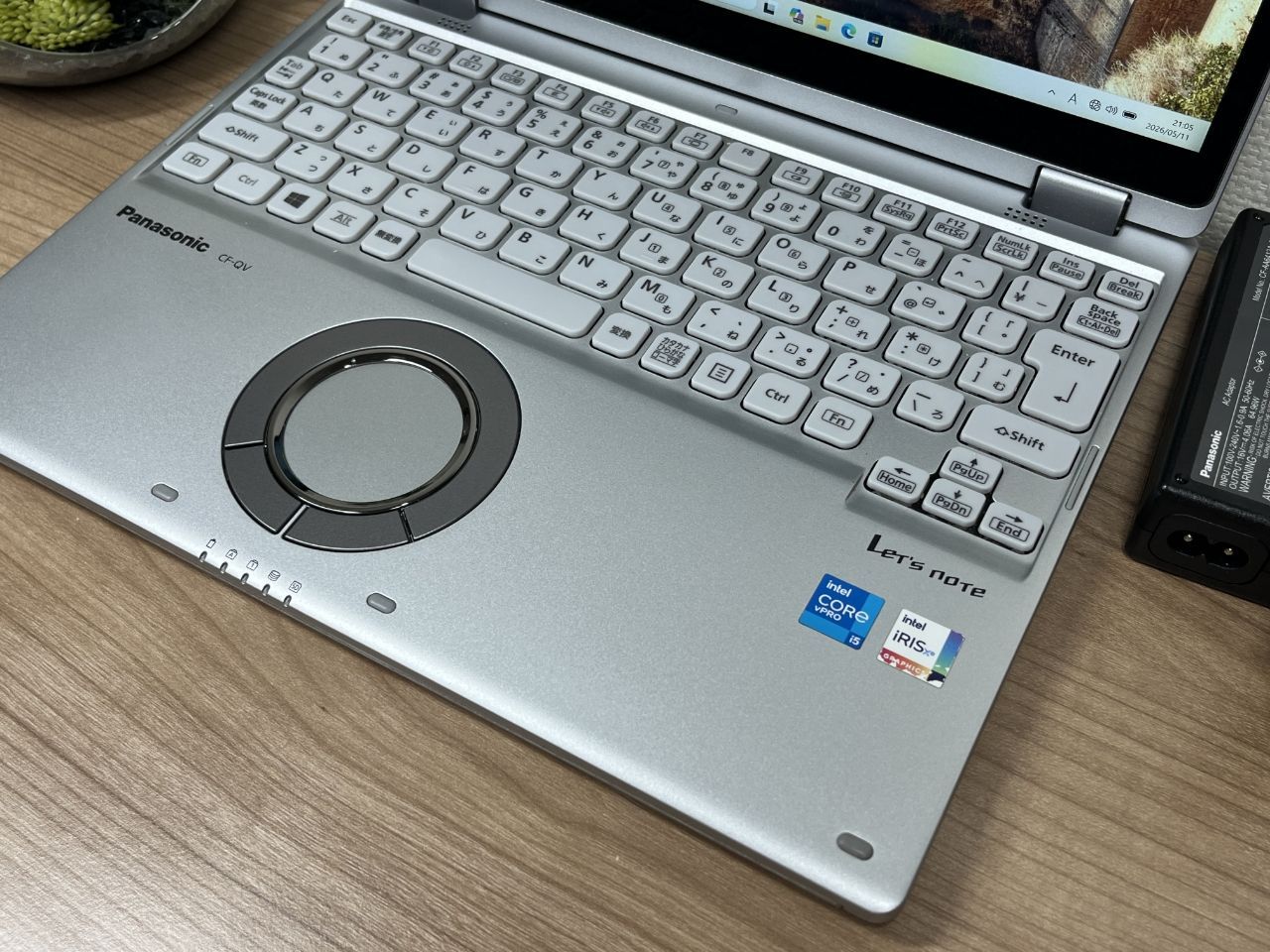 美品 Panasonic CF-QV1 16GB/256GB 第11世代 Office2024 - メルカリ