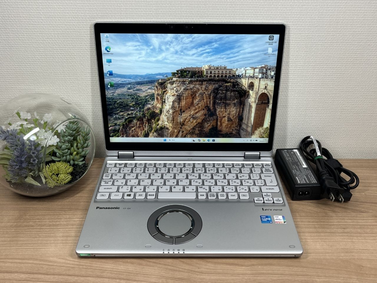 美品 Panasonic CF-QV1 16GB/256GB 第11世代 Office2024 - メルカリ
