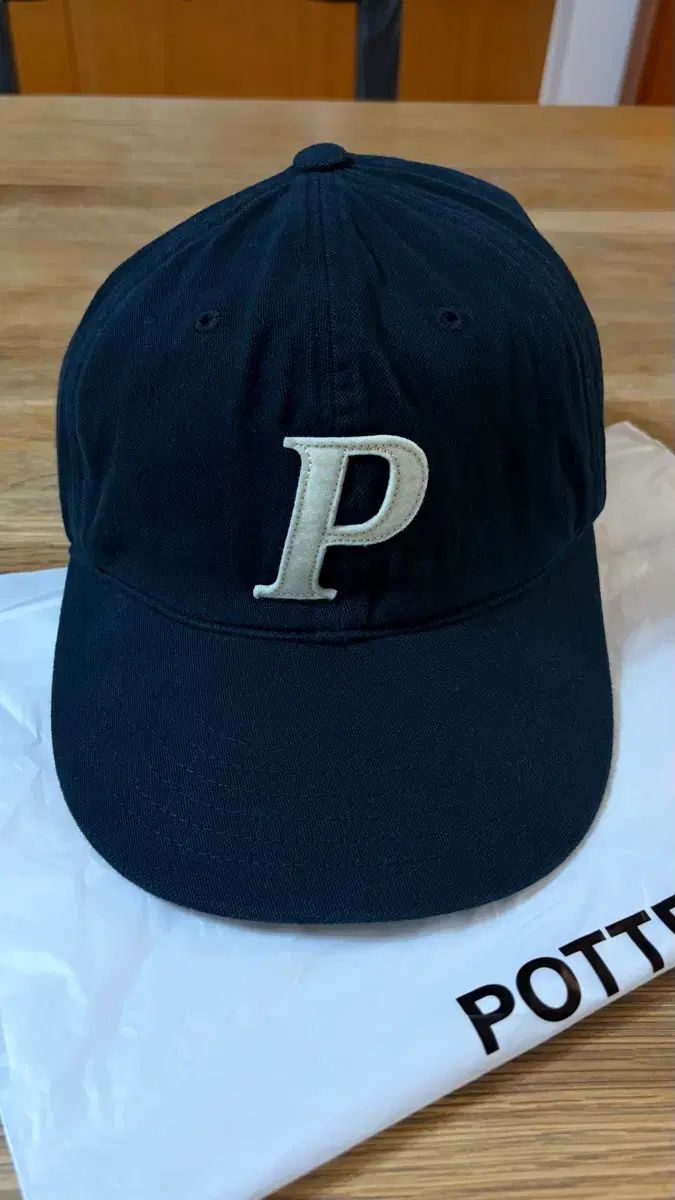 (新品) ポッタリー Pロゴ ベースボールキャップ ネイビー large
