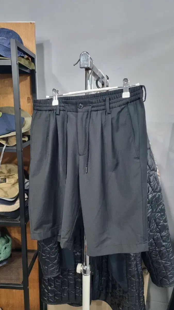 アレグリ 黒タック サマースラックス ウエスト30 コンディション9/10 8,536円