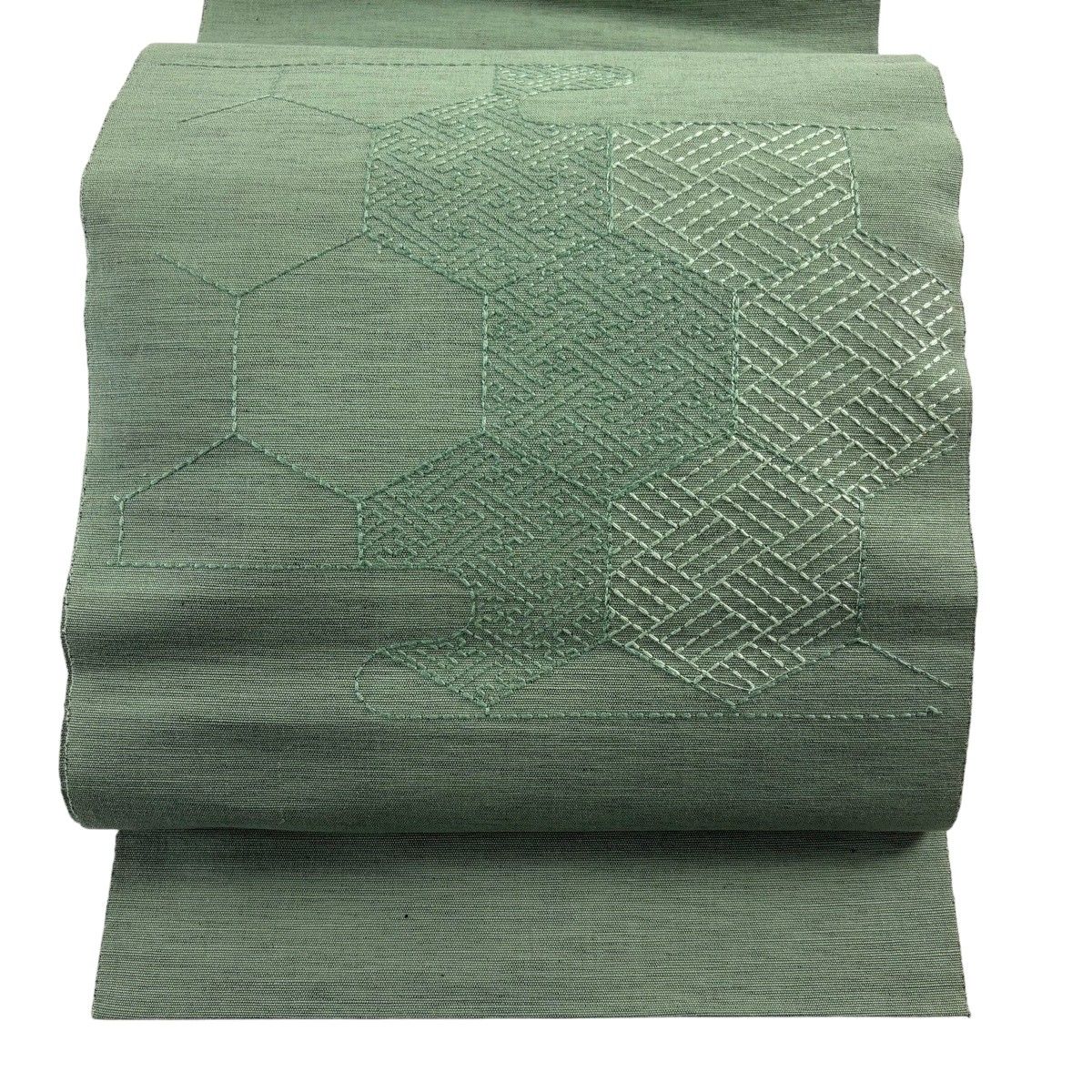 【美品】 名古屋帯 名品 八寸名古屋帯 松葉仕立て トンネル仕立て 亀甲 紗綾型 刺繍 薄緑 正絹 【中古】