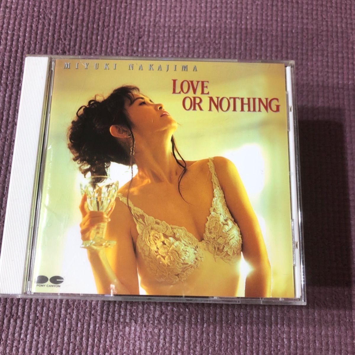 中島みゆきのアルバム『LOVE OR NOTHING』（ラヴ・オア・ナッシング