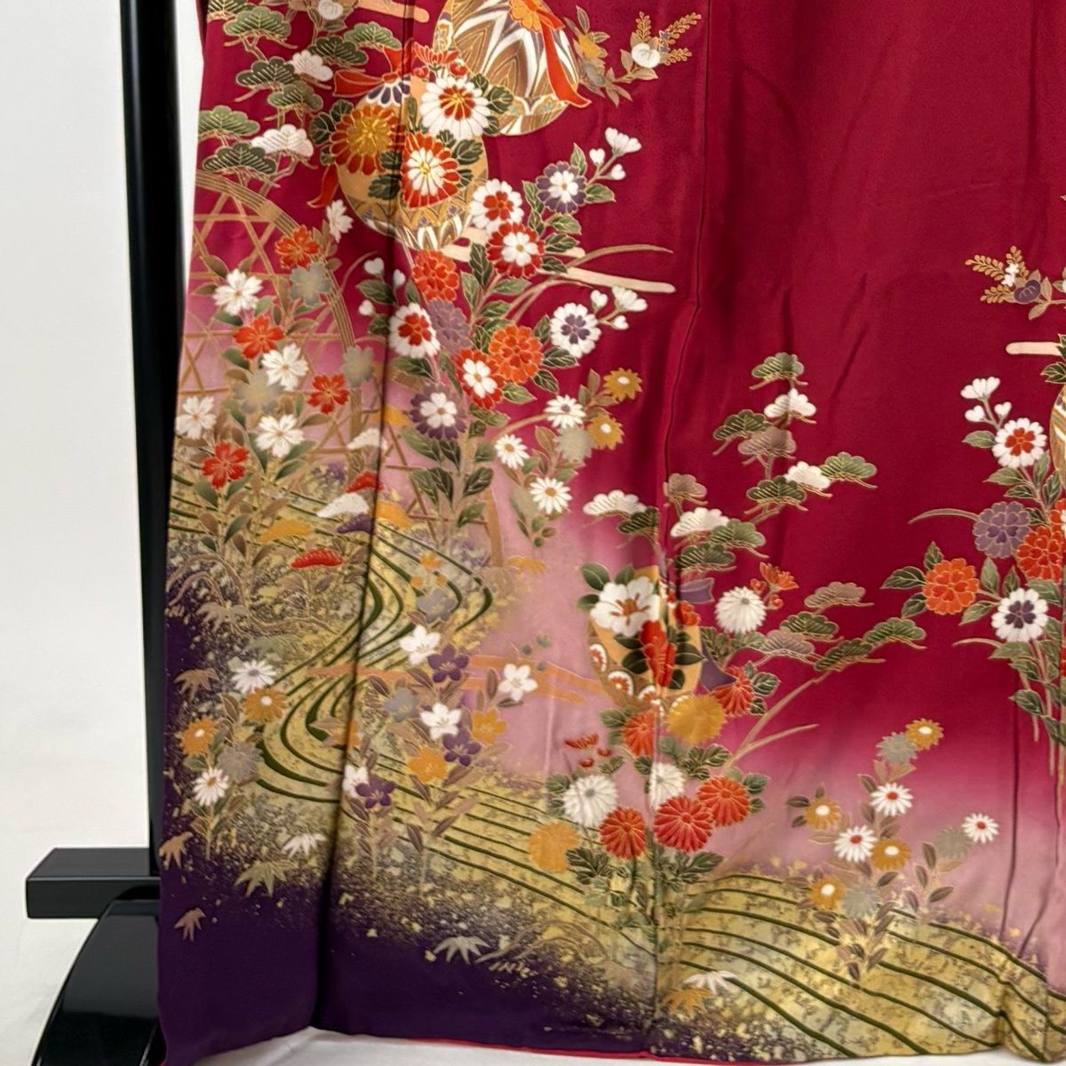 振袖 身丈168.5cm 裄丈68cm L 袷 鞠 草花 金糸 金彩 えんじ色 正絹 秀