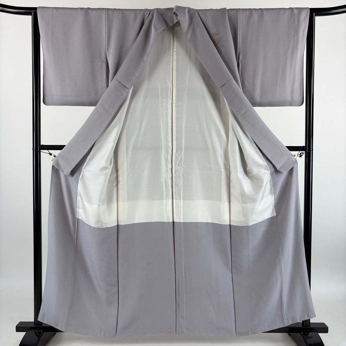 付下げ 身丈157.5cm 裄丈63cm 正絹 名品 【中古】 付下げ 身丈157cm 裄丈65cm M 袷 草花 刺繍 金糸 薄紫 正絹 秀品