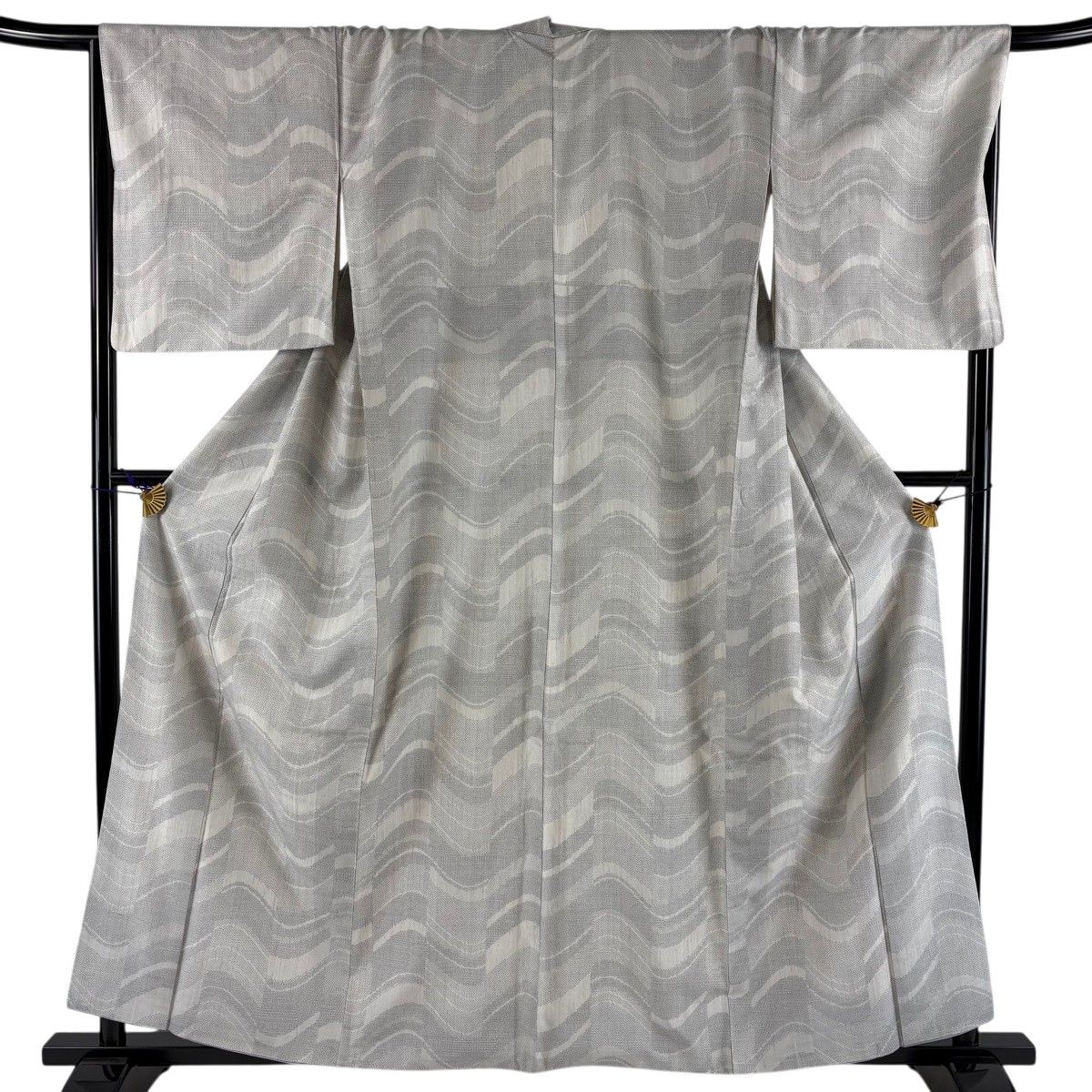 紬 身丈158.5cm 裄丈68cm L 袷 亀甲絣 波 灰色 正絹 秀品 【中古】