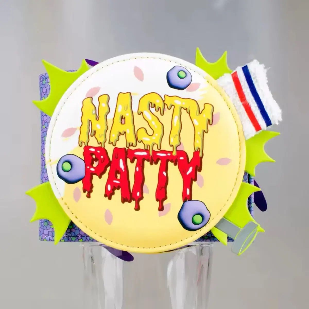 スポンジボブ 悪いバーガー 匂いバーガー 財布 nasty この色