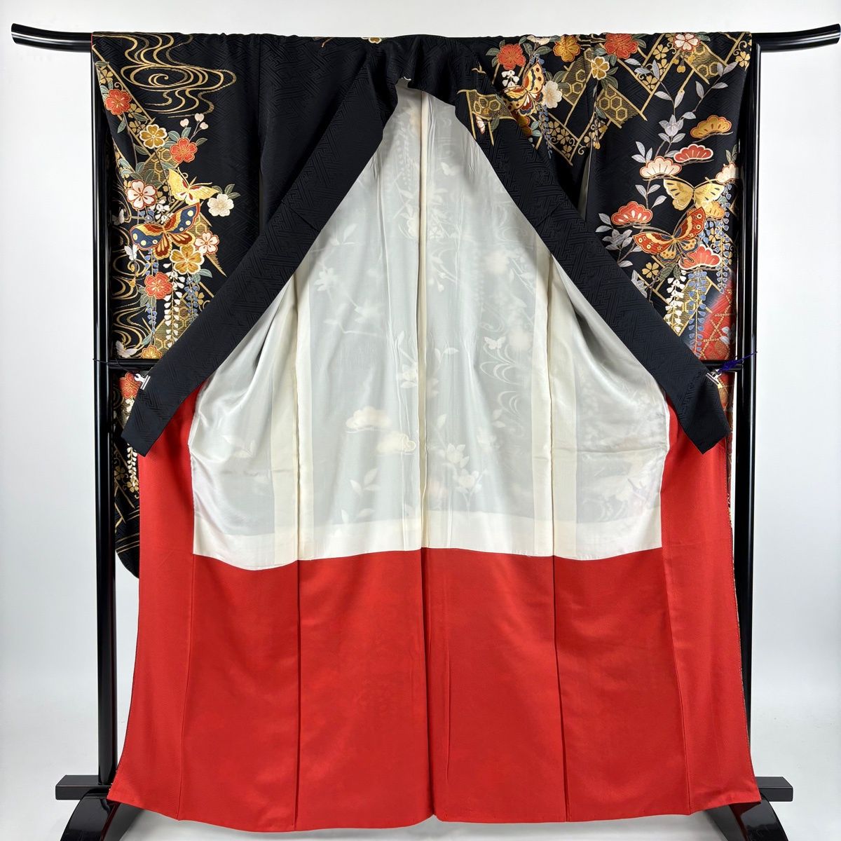 振袖 身丈163cm 裄丈66cm M 正絹 美品 秀品 振袖 身丈163cm 裄丈66cm M 袷 蝶 藤 金糸 金彩 黒 正絹 秀品 【中古