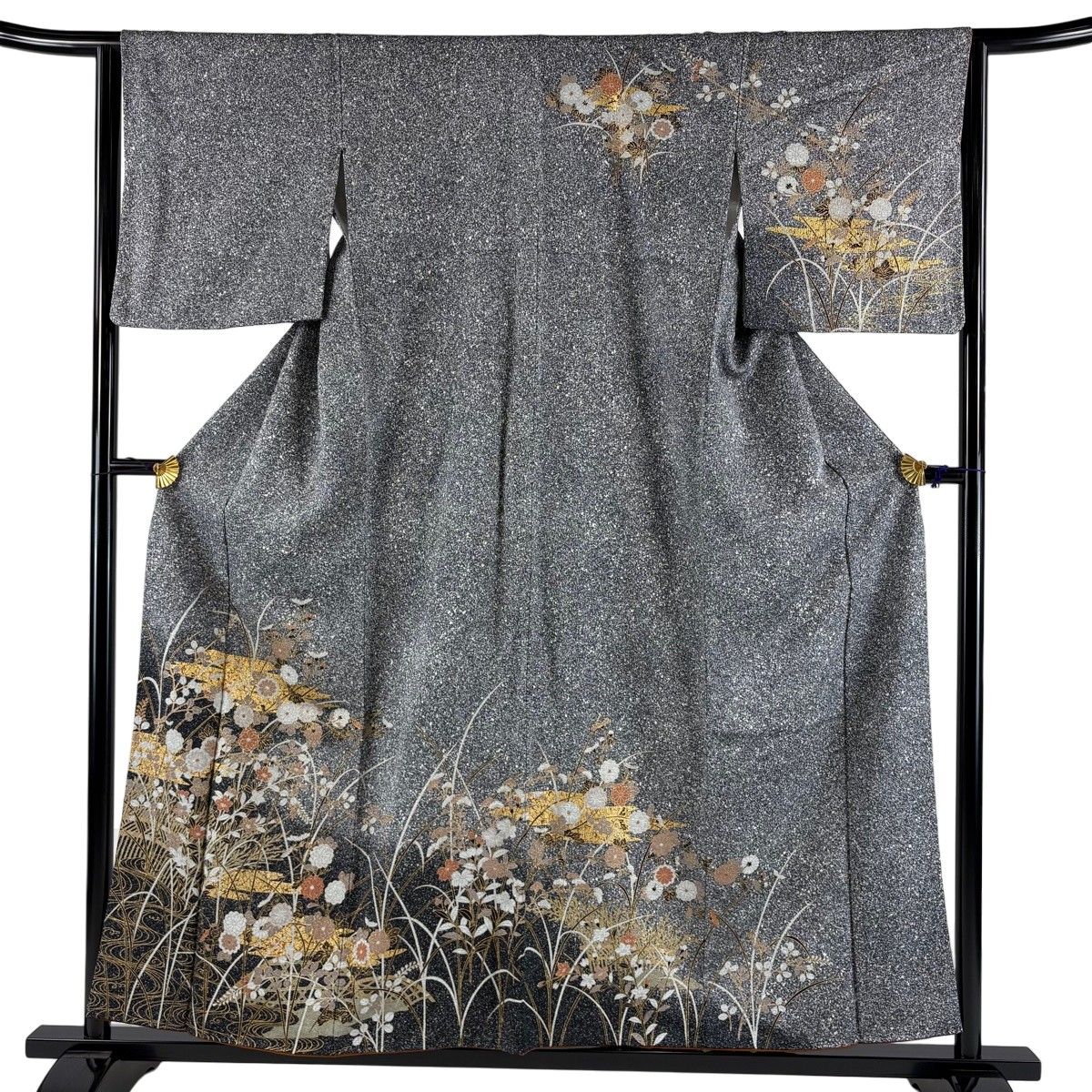 【美品】 訪問着 身丈156cm 裄丈64cm M 袷 秋草 流水 金彩 黒灰 正絹 秀品 【中古】
