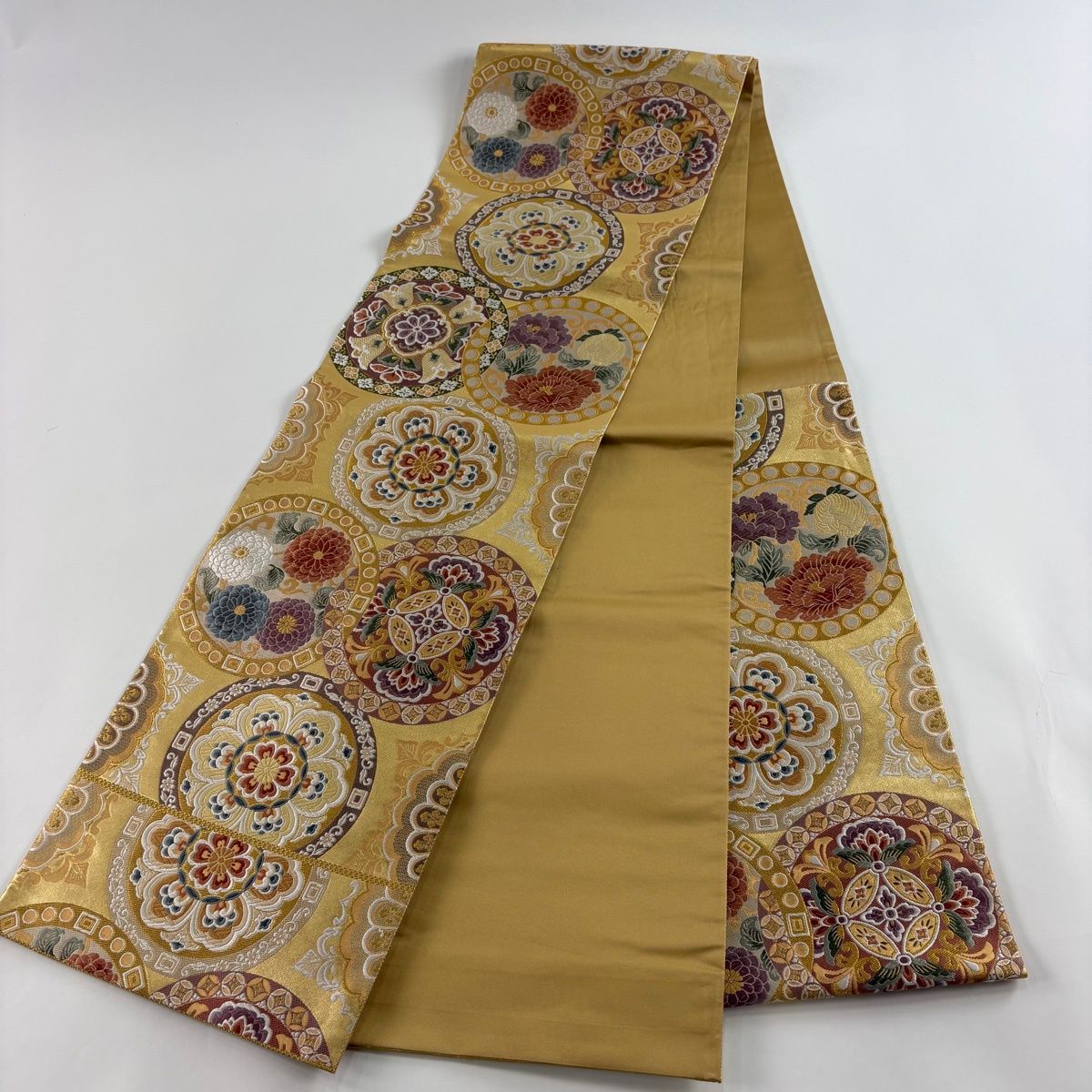 美品】 袋帯 秀品 関西仕立て 華文 草花 唐織 金糸 金色 六通 正絹