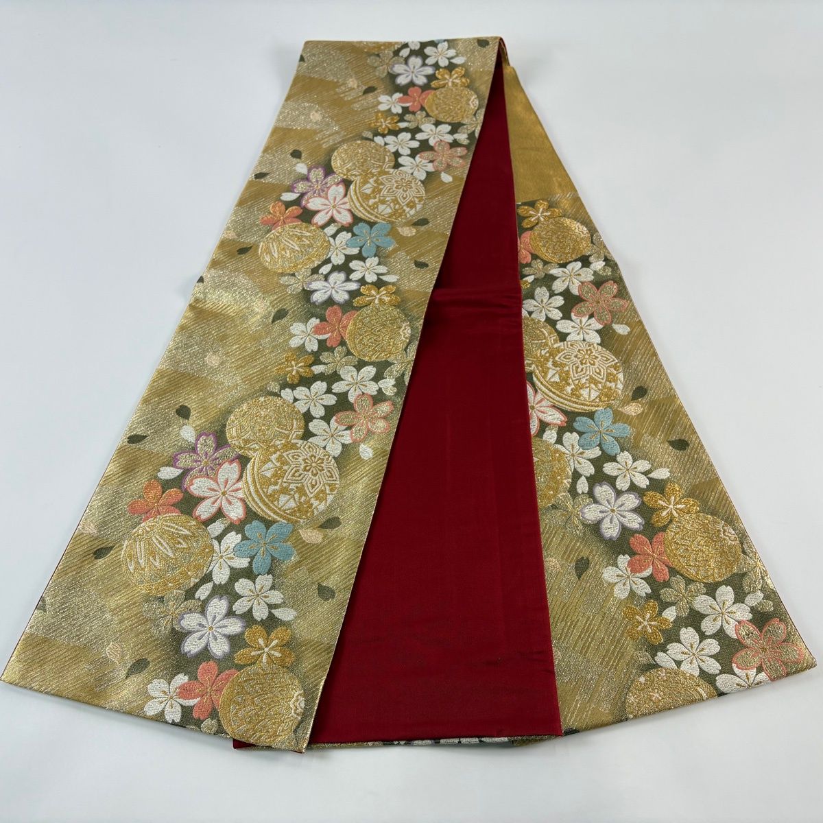 袋帯 秀品 手鞠 桜 金糸 箔 金色 六通 正絹 【中古】 袋帯 秀品 手鞠 桜 金糸 箔 金色 六通 正絹 【中古】
