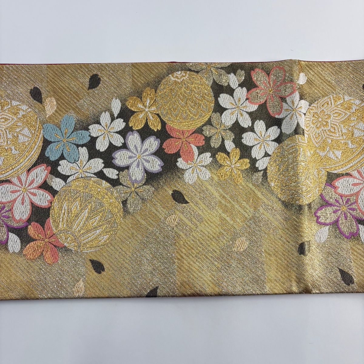 袋帯 秀品 手鞠 桜 金糸 箔 金色 六通 正絹 【中古】 袋帯 秀品 手鞠 桜 金糸 箔 金色 六通 正絹 【中古】