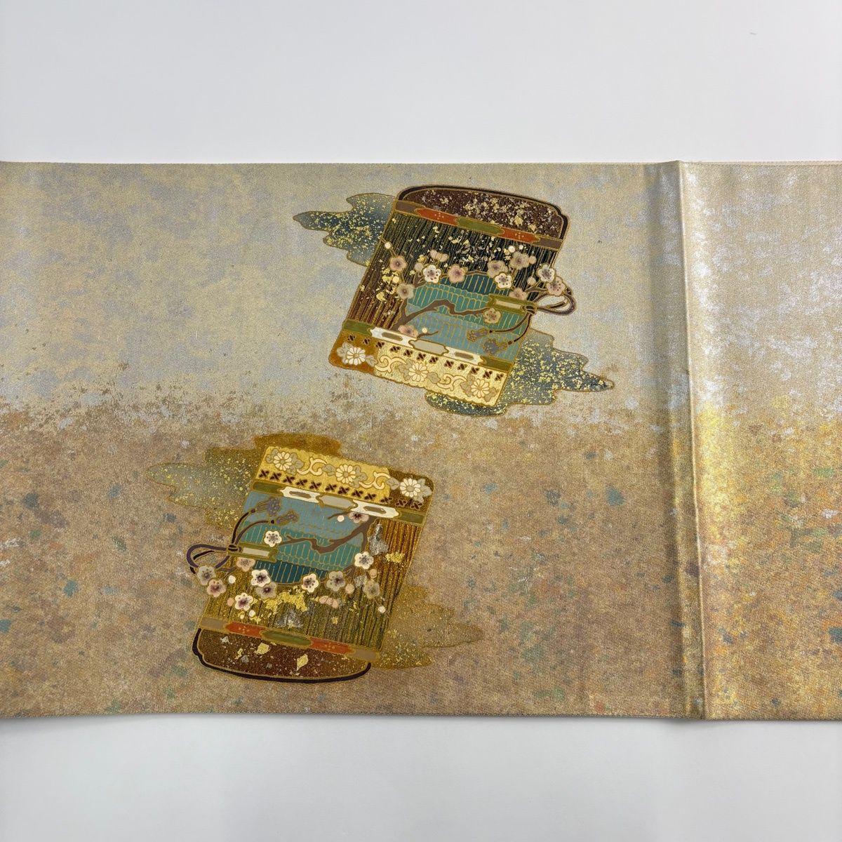 袋帯 秀品 鎧脅し 草花 金銀彩 ベージュ お太鼓柄 正絹 【中古】