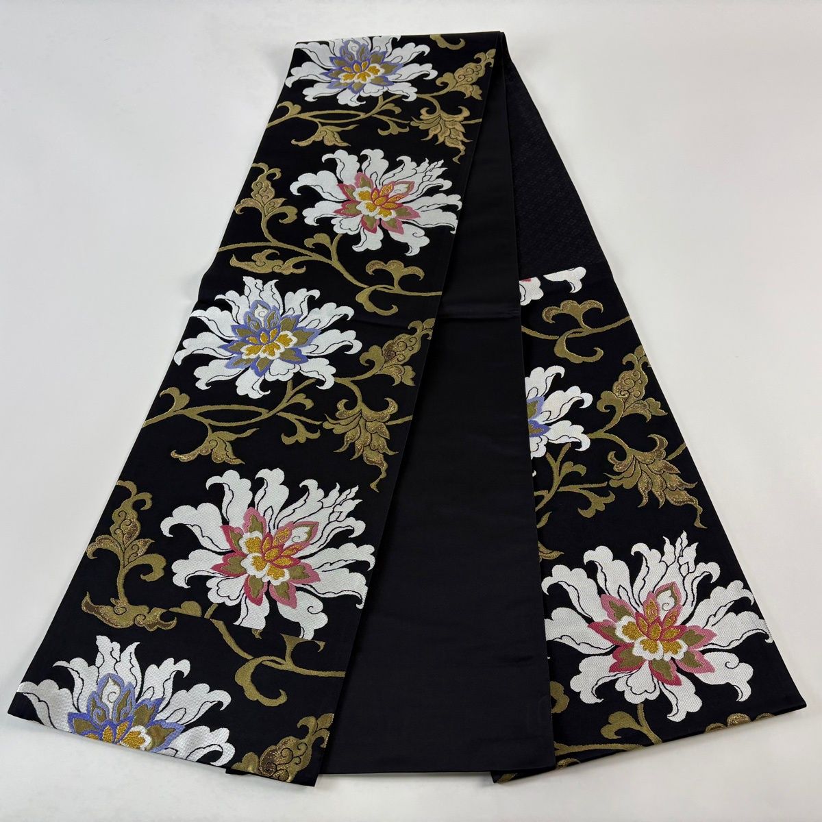 美品】 袋帯 秀品 花唐草 金糸 黒 六通 正絹 【中古】 - メルカリ