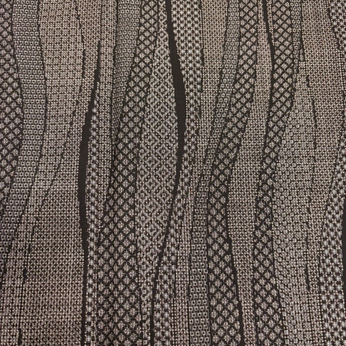 大島紬 身丈161cm 裄丈62cm 正絹 逸品 【中古】 大島紬 身丈159.5cm 裄丈65cm M 袷 純泥染 証紙 菱 幾何学模様 焦茶色