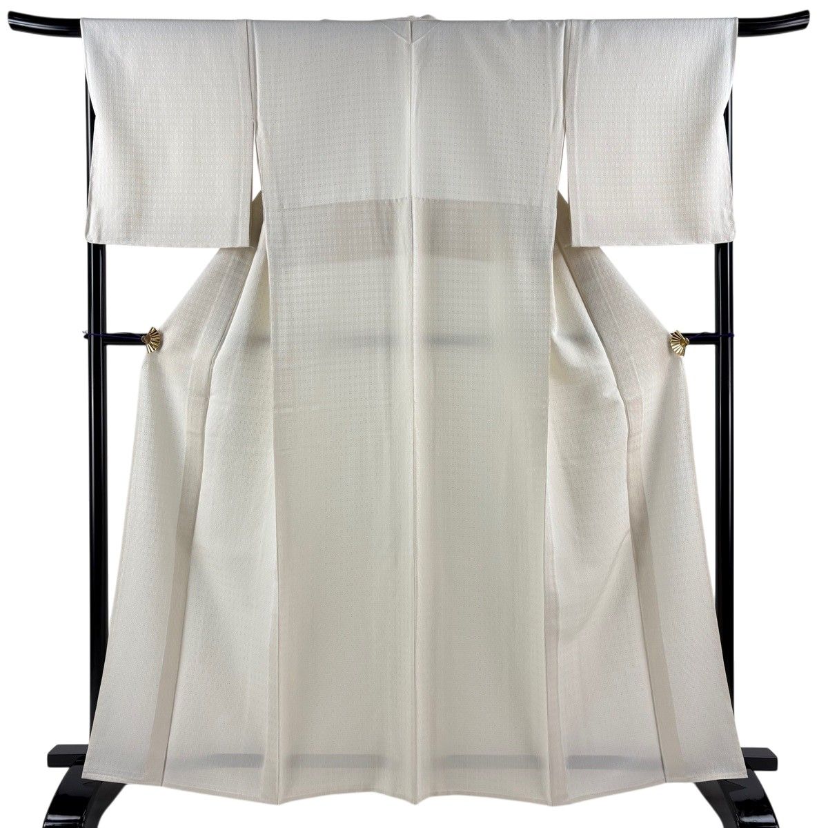 【美品】 小紋 身丈165cm 裄丈68cm L 単衣 タッサーシルク 斜め格子 クリーム 正絹 逸品 【中古】